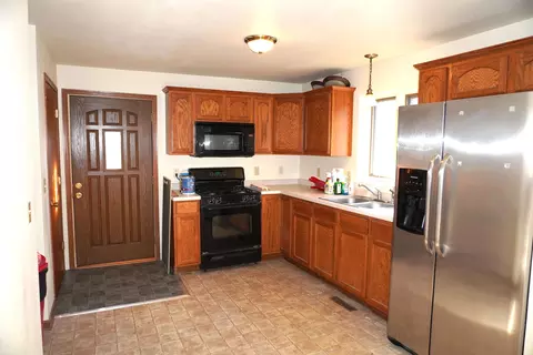 1107 E 3rd St, Merrill, WI 54452 photo 4