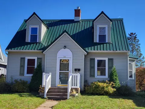 709 S Vine Ave, Marshfield, WI 54449