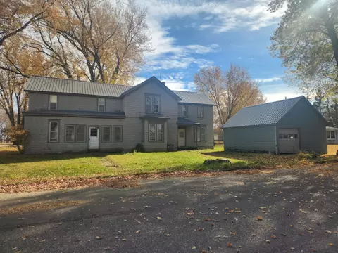 410 S Pine St, Dorchester, WI 54425