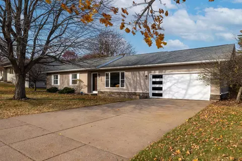 1402 W Wausau Ave, Wausau, WI 54401