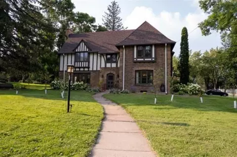 903 6th St, Marshfield, WI 54449