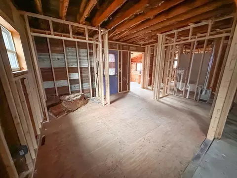 Entry Way - 457 Jackson Ave, Phillips, WI 54555 photo 5 of 6