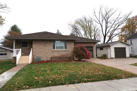 925 Smith St, Stevens Point, WI 54481