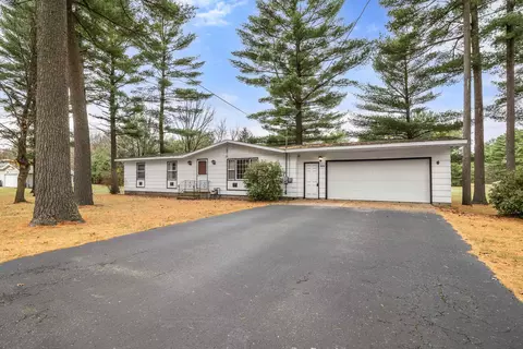 8010 Sheila Ln, Wisconsin Rapids, WI 54494