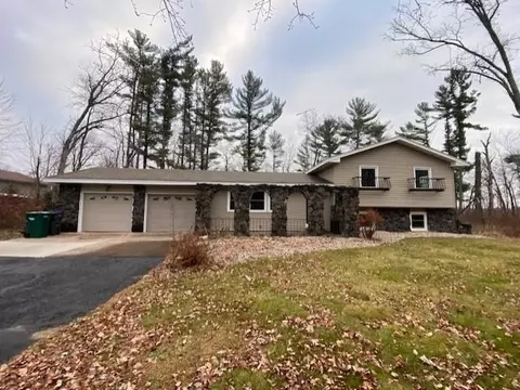 140 Black Forest Cir, Plover, WI 54467
