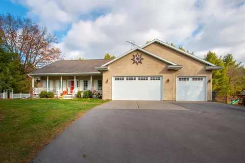 w5121 Aspen Road, Wild Rose, WI 54984