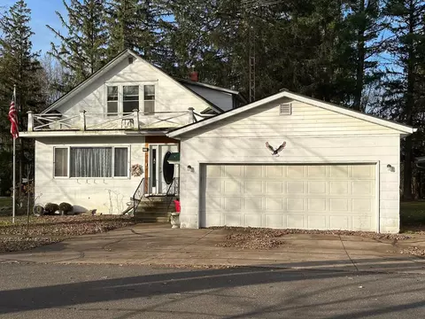 907 School St, Withee, WI 54498