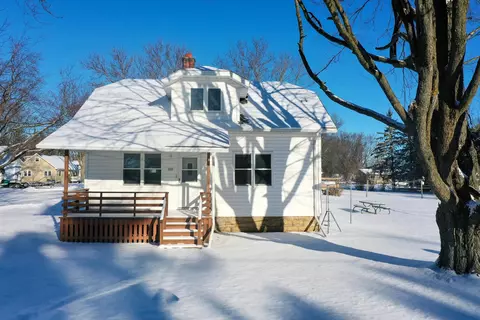 306 E Martin Ave, Stetsonville, WI 54480