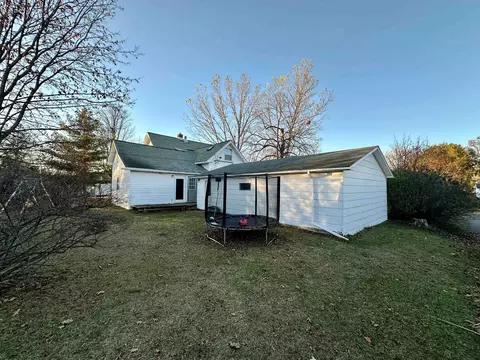 Exterior - 1701 E 3rd St, Merrill, WI 54452 photo 2 of 3