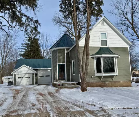 709 E 9th St, Marshfield, WI 54449