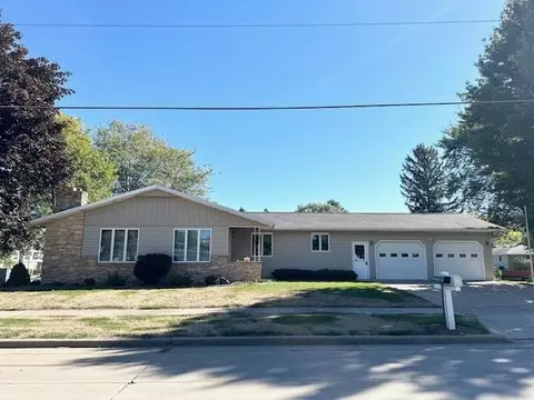1211 N Walnut Ave, Marshfield, WI 54449
