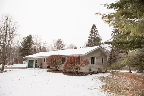 n9883 Kings Road, Tomahawk, WI 54487