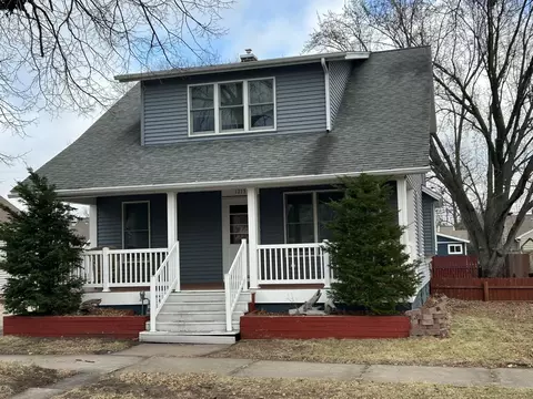 1215 S 8th Ave, Wausau, WI 54401
