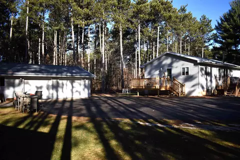 w12182 Pine Place, Hancock, WI 54943