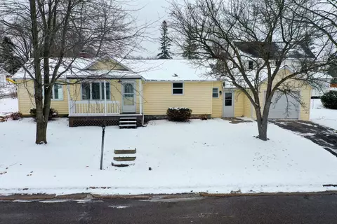314 E Lincoln St, Medford, WI 54451