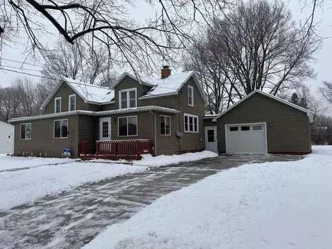 120 Dellwood Ln, Nekoosa, WI 54457