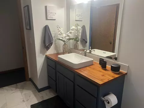 Bath - 2203 Summit Ave, Schofield, WI 54476 photo 2 of 4