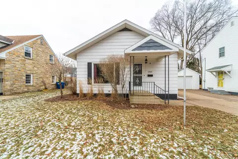 2410 Oakwood Blvd, Wausau, WI 54403