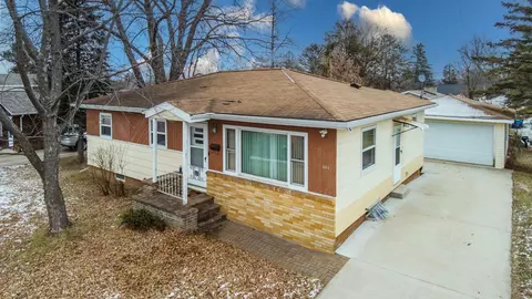 221 N 9th Ave, Wausau, WI 54401