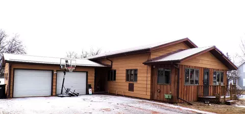 312 E Division St, Greenwood, WI 54437