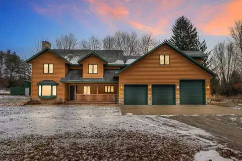 3903 Lake Dr, Amherst Junction, WI 54407