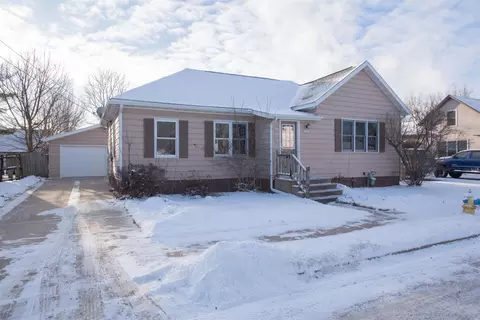 1932 Prairie St, Stevens Point, WI 54481