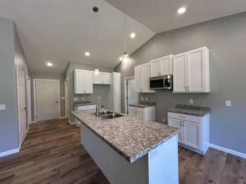3870 Augusta Ct, Plover, WI 54481 photo 7