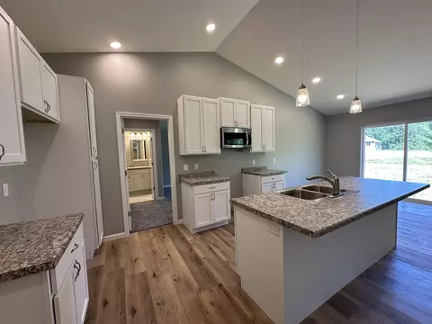 3870 Augusta Ct, Plover, WI 54481 photo 8