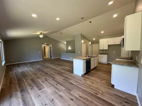 3870 Augusta Ct, Plover, WI 54481 photo 6