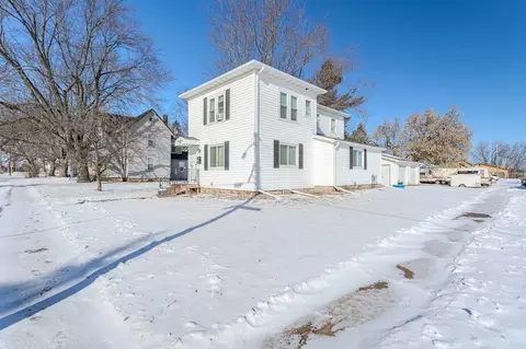 513 E 3rd St, Marshfield, WI 54449