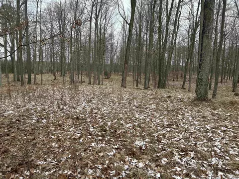 005 Cnossen Ln, Hatley, WI 54440