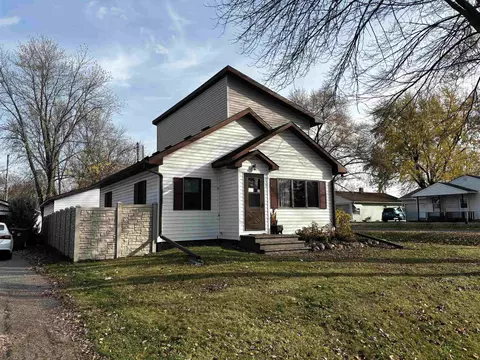 1413 S Prospect Ave, Marshfield, WI 54449
