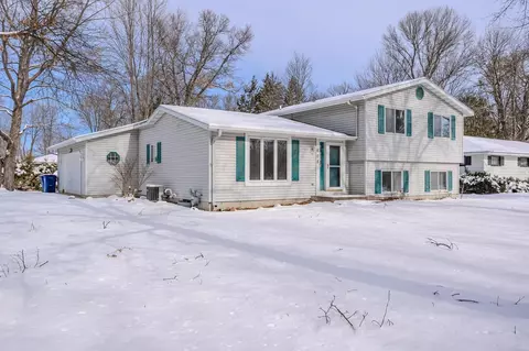 154166 Paramount Dr, Wausau, WI 54401