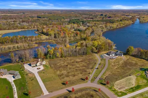 2143 Peninsula Pl, Junction City, WI 54443