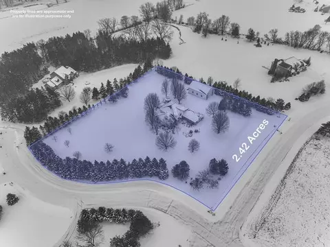 w8265 Pine View Court, Hortonville, WI 54944