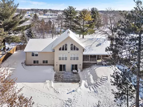 1401 Woodduck Ln, Plover, WI 54467