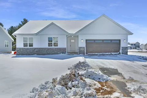 625 Morning Star Ln, Plover, WI 54467