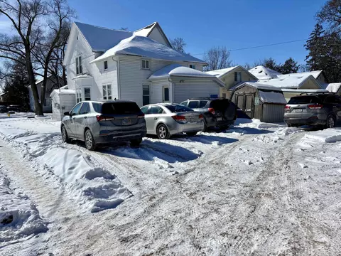 1824 College Ave, Stevens Point, WI 54481