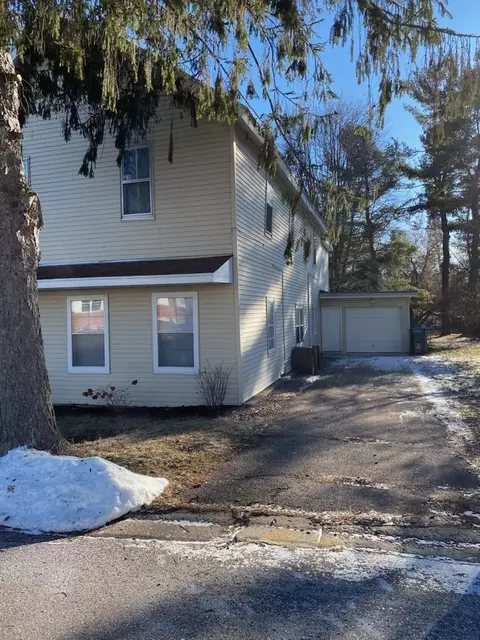 155 W Iola St, Iola, WI 54945