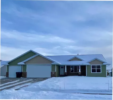 2290 Lensmire Ln, Waupaca, WI 54981