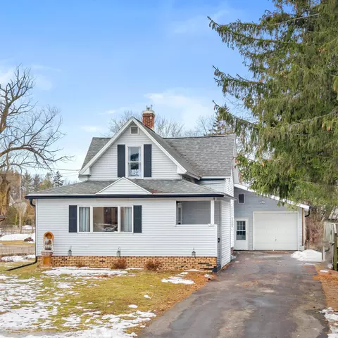 1532 W River Dr, Stevens Point, WI 54481