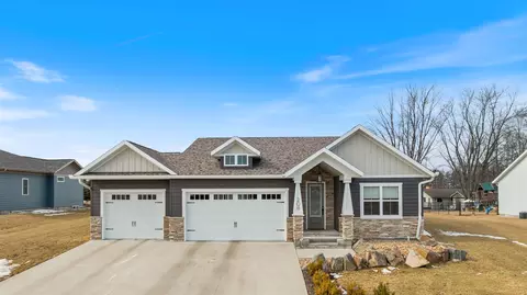 208 S Sycamore Ave, Marshfield, WI 54449