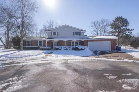 315 Oakwood Cir, Wausau, WI 54403