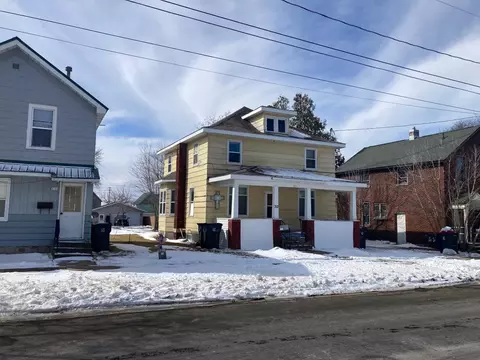 312 W Arnold St, Marshfield, WI 54449