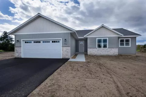 764 Red Sunset Ct, Plover, WI 54467
