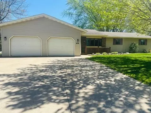 913 N Columbus Ave, Marshfield, WI 54449