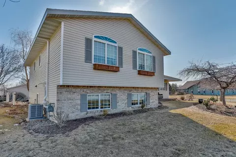 2404 Pointe Rd, Weston, WI 54476 photo 2