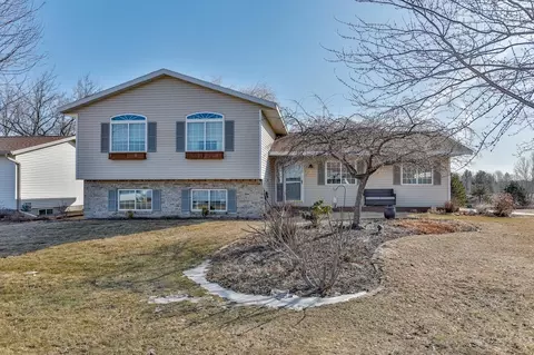 2404 Pointe Rd, Weston, WI 54476