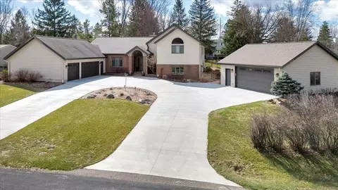 322 S Maryknoll Ave, Marshfield, WI 54449