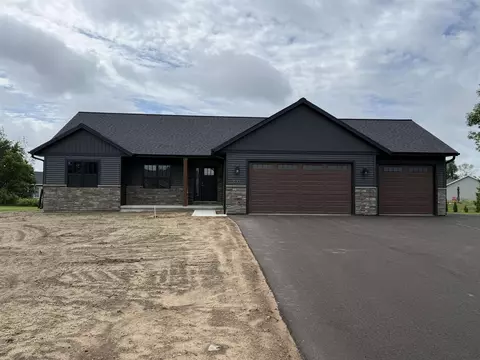 635 W Silverleaf Ct, Plover, WI 54467